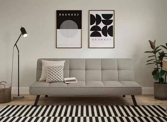 How to transform a home office into a guest room