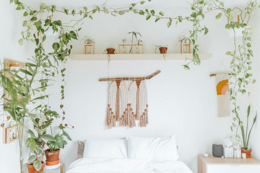 The biophilic decluttering method for a calmer bedroom