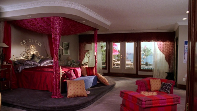 An image of Regina George’s Bedroom