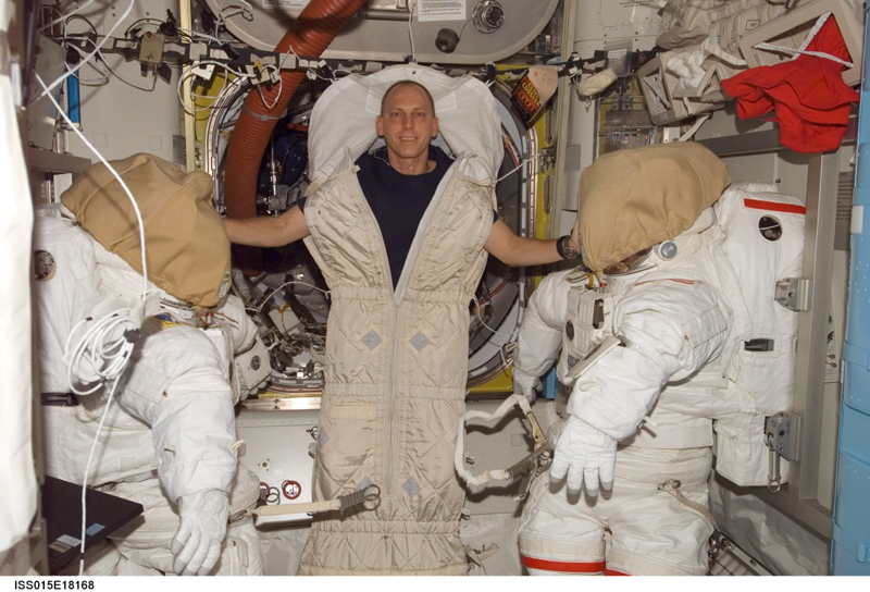 Clayton Anderson raconte comment un astronaute dort dans l'espace