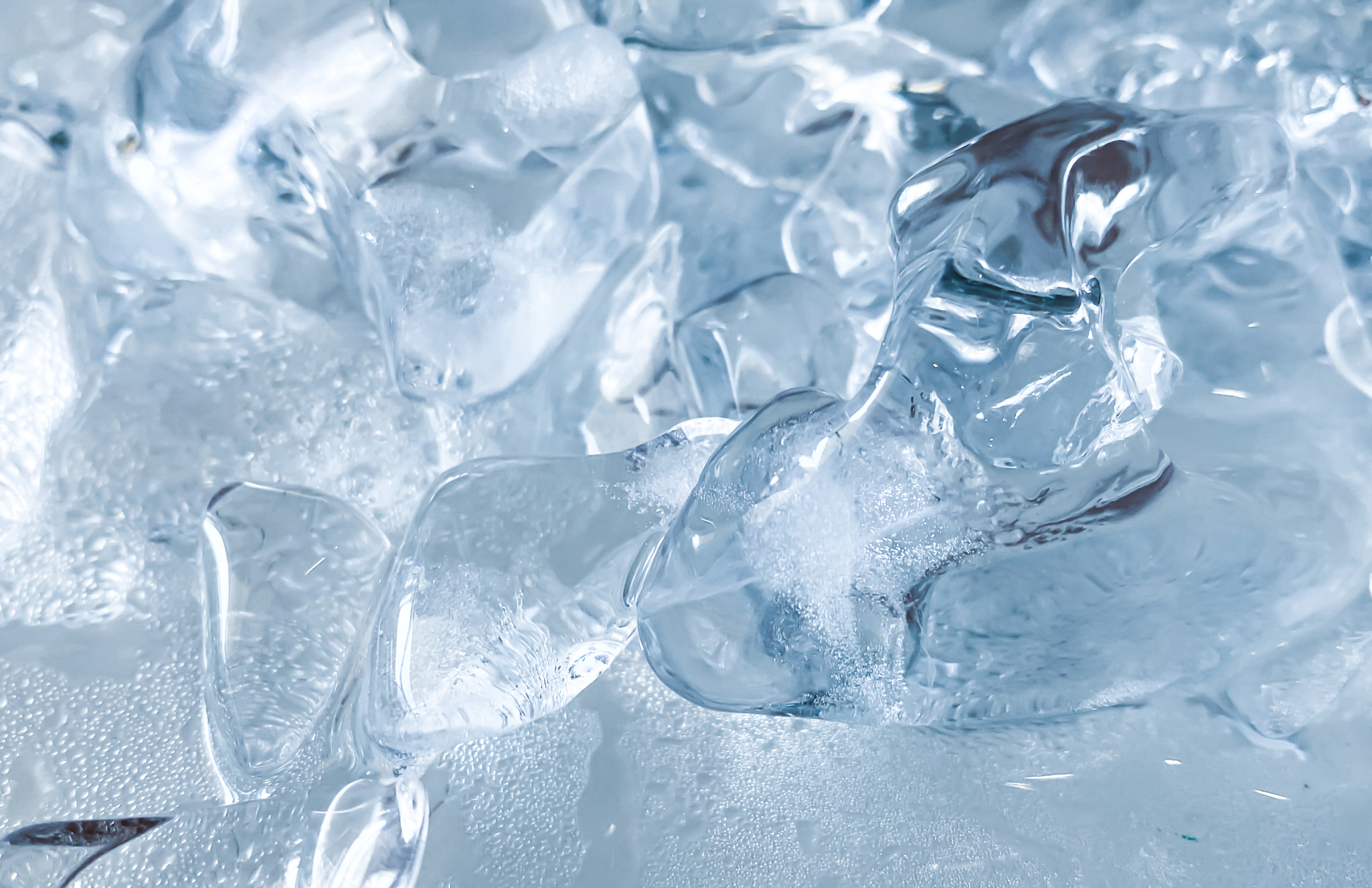 Does a Cold Shower or Ice Bath Before Bed Help You Sleep? - The Sleep ...