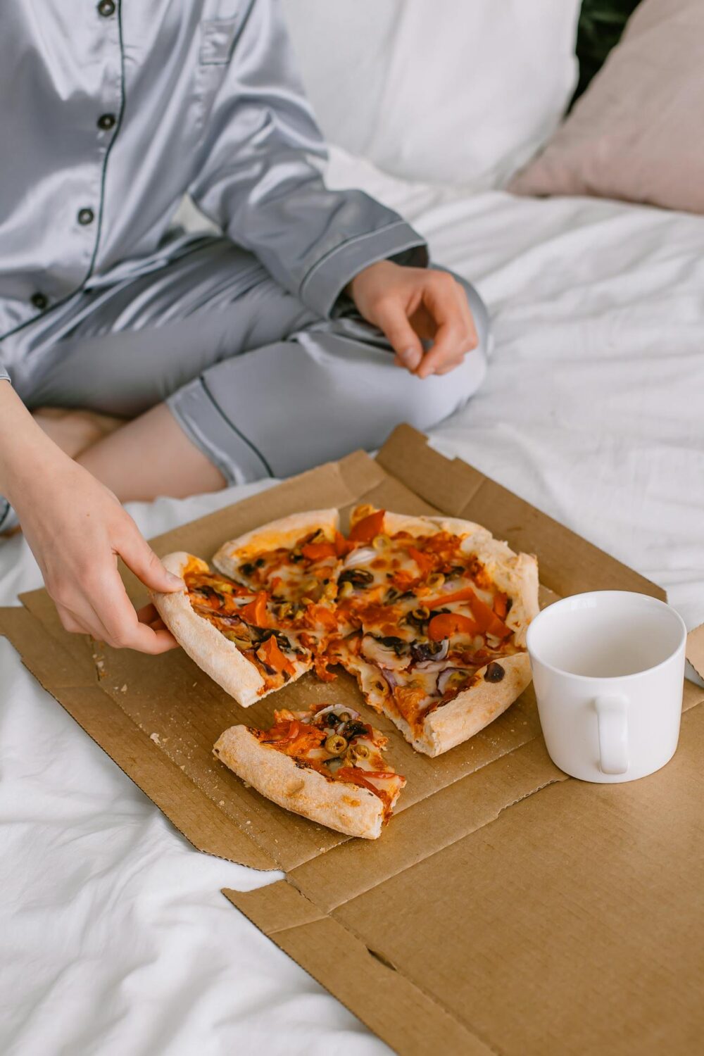 Pizza in bed