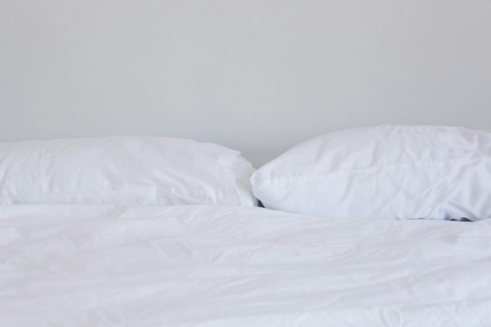 Is Sleeping Without a Pillow Good or Bad for You?