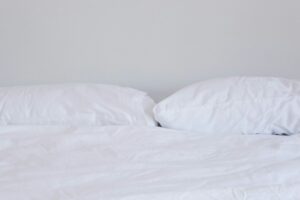 Is Sleeping Without a Pillow Good or Bad for You?